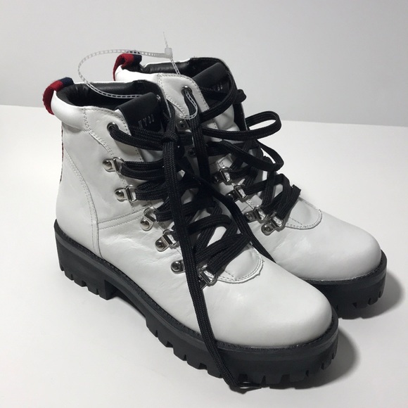Steve Madden Shoes - New Rare Steve Madden White BAM shoe size 8